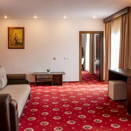 Hotel La Dolce Vita Zarnesti Room photo