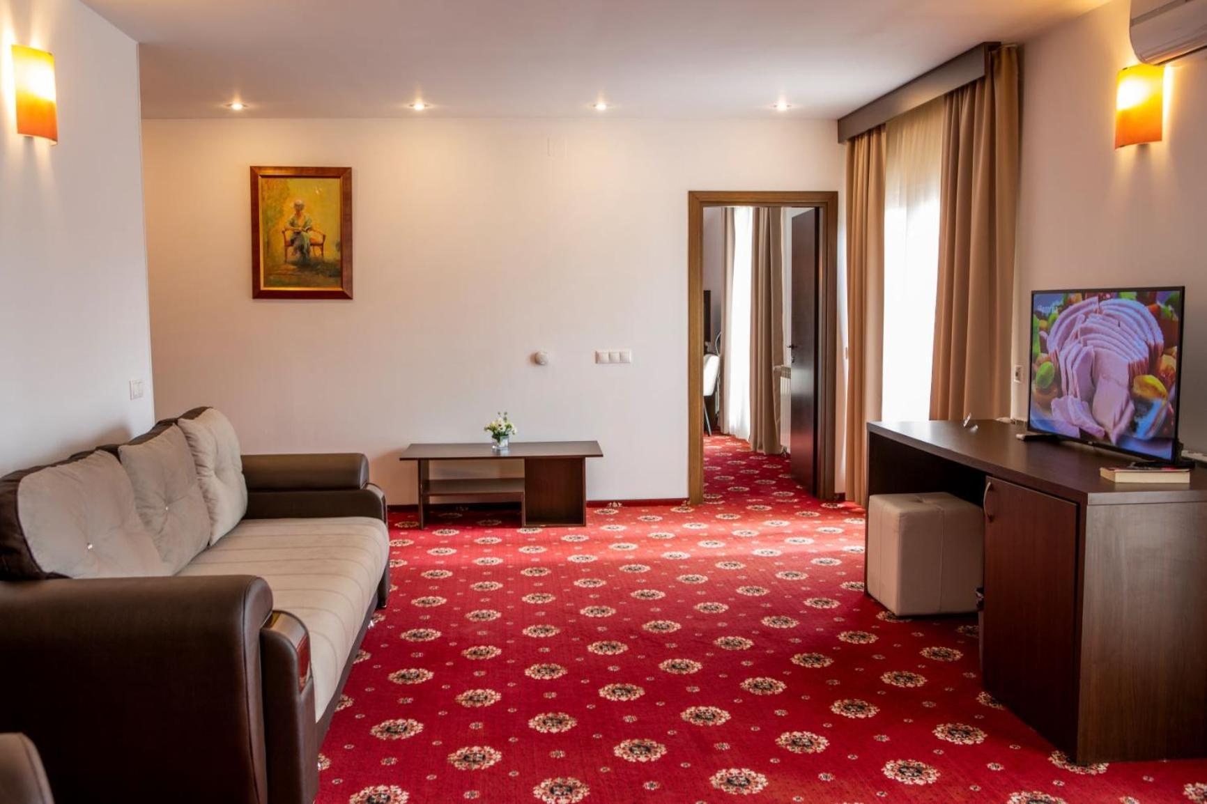 Hotel La Dolce Vita Zarnesti Room photo